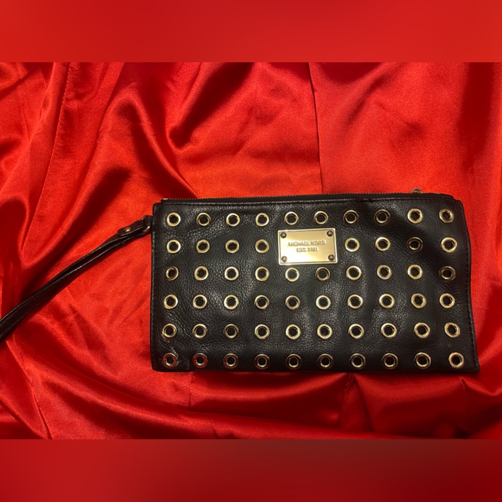 Michael kors wristlet